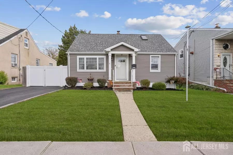 40 Dorothy ST, Carteret, NJ 07008