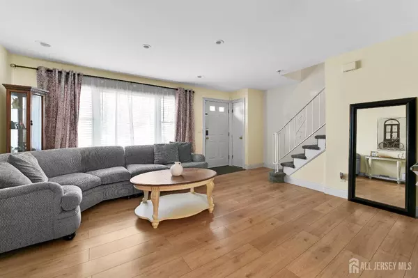 South Plainfield, NJ 07080,229 Christopher AVE