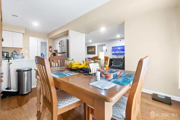 Perth Amboy, NJ 08861,1002 Hidden Village DR