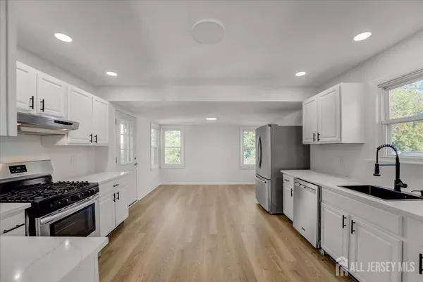 Jamesburg, NJ 08831,201 Gatzmer AVE #A