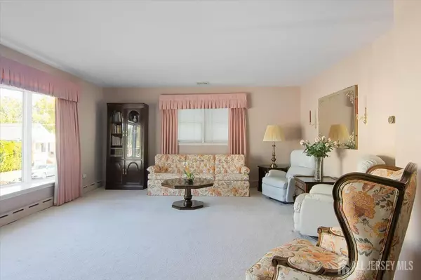 South River, NJ 08882,102 Prentice AVE #A