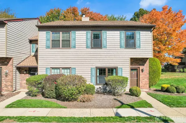 83 Pheasant RUN, Edison, NJ 08820