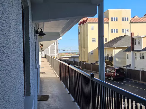 Seaside Heights, NJ 08751,51 Hiering AVE #A4