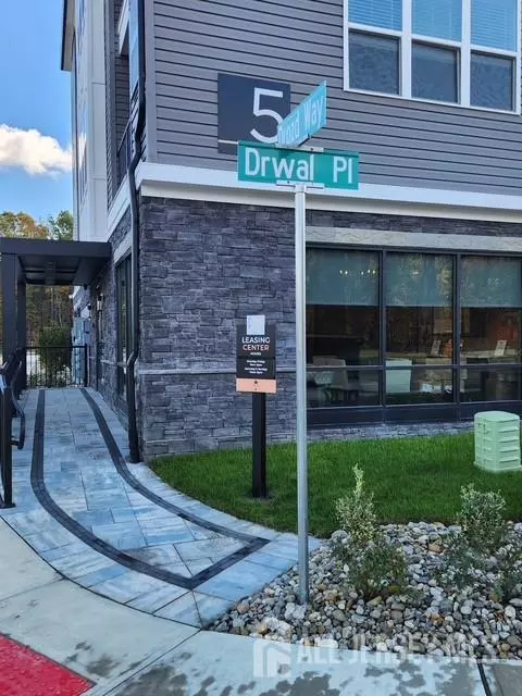 Sayreville, NJ 08872,5107 Drwal PL