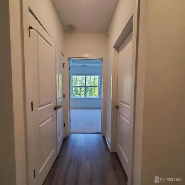 Monroe, NJ 08831,932 vanderbergh BLVD