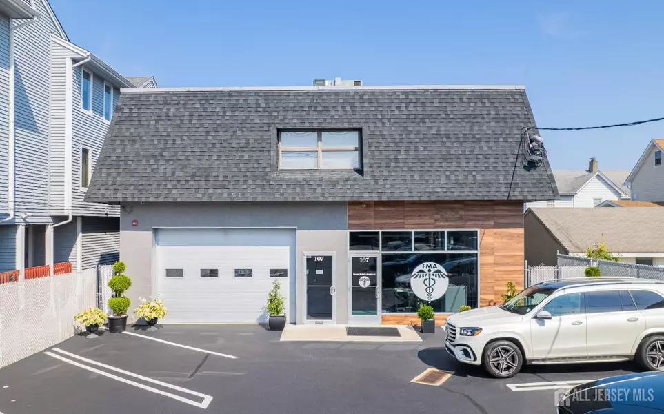 107 stuyvesant AVE #2, Lyndhurst, NJ 07071