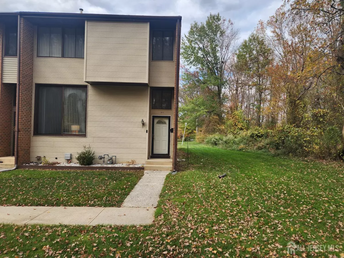 East Windsor, NJ 08520,158 Henderson PL