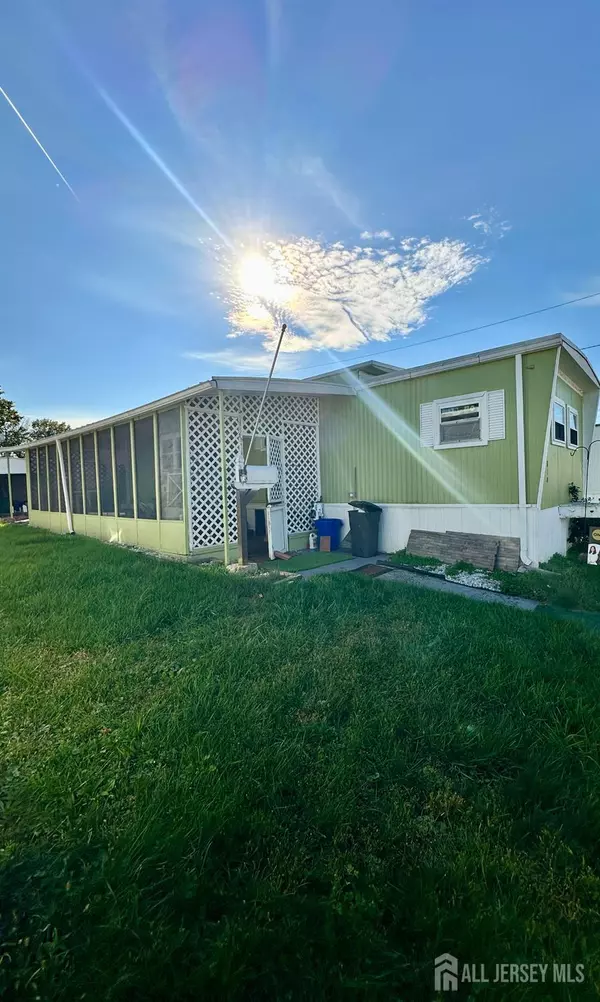 Carteret, NJ 07008,26 Dalbert ST #B14