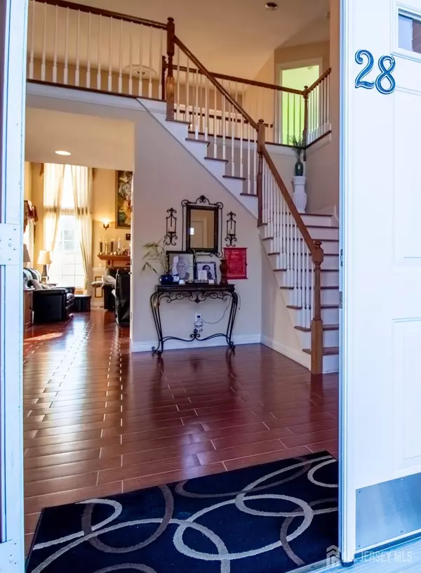 Monroe, NJ 08831,28 Stanley DR