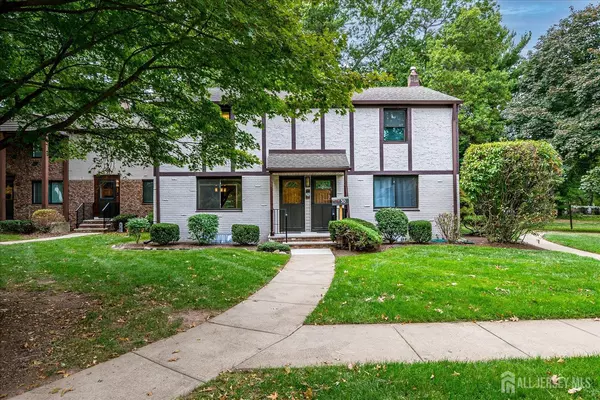 Metuchen, NJ 08840,32 Kate LN