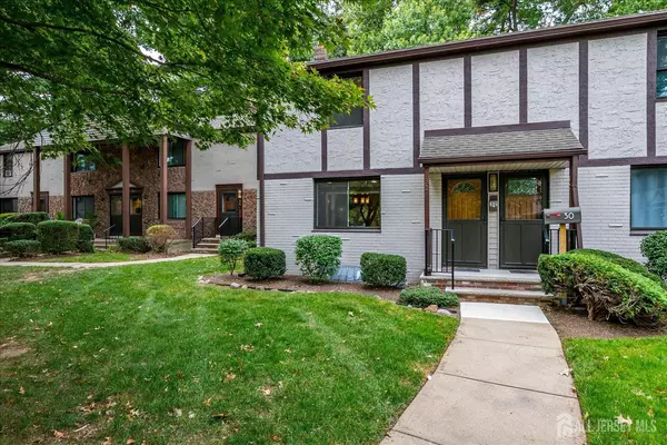 32 Kate LN, Metuchen, NJ 08840