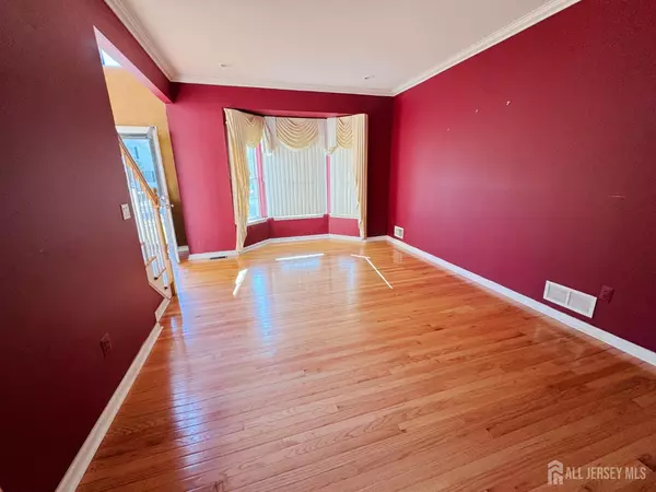 South Plainfield, NJ 07080,4 Rauer ST