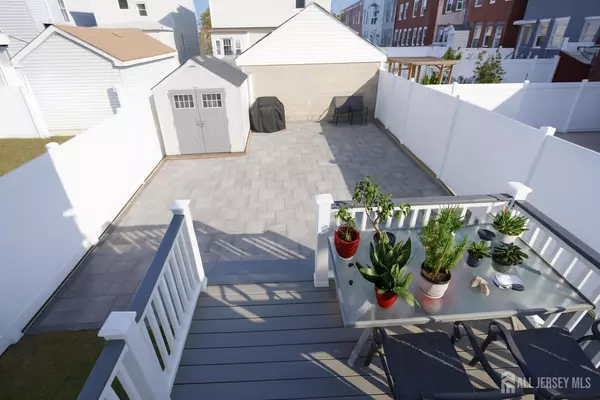 Carteret, NJ 07008,4 Somerset ST