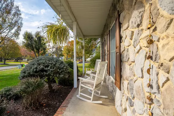 Plainsboro, NJ 08536,8 Knight DR