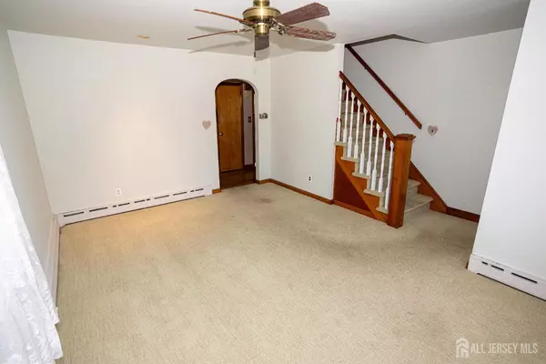 Sayreville, NJ 08879,161 Manor ST