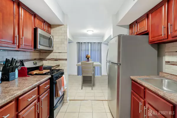 Woodbridge Proper, NJ 07095,39 Powderhorn CT