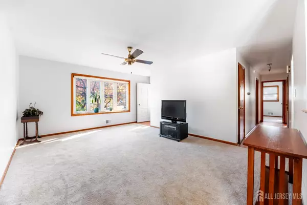 Sayreville, NJ 08872,8 Wilbur TER