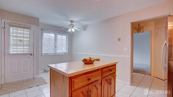 Monroe, NJ 08831,40-B Rutland LN