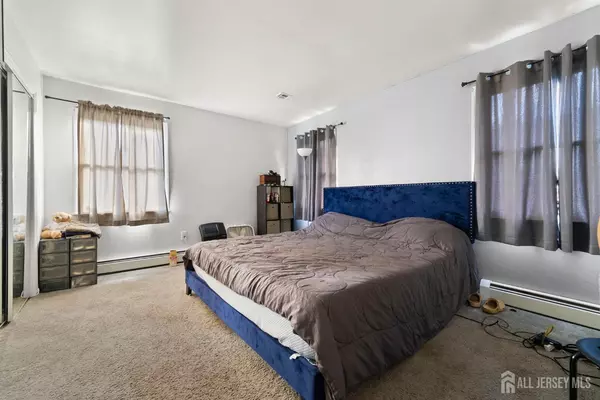 Carteret, NJ 07008,23 Leick AVE