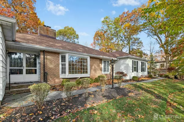 Scotch Plains, NJ 07076,19 Ravenswood LN