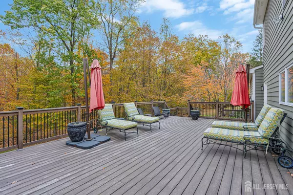 Warren, NJ 07059,61 Christy DR