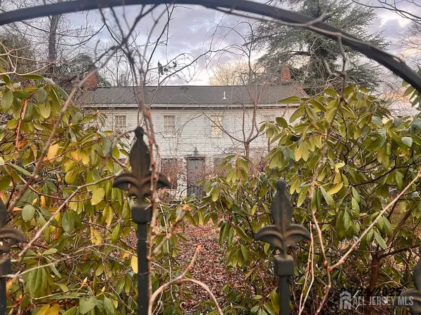 8 Church ST, Middletown, NJ 07748