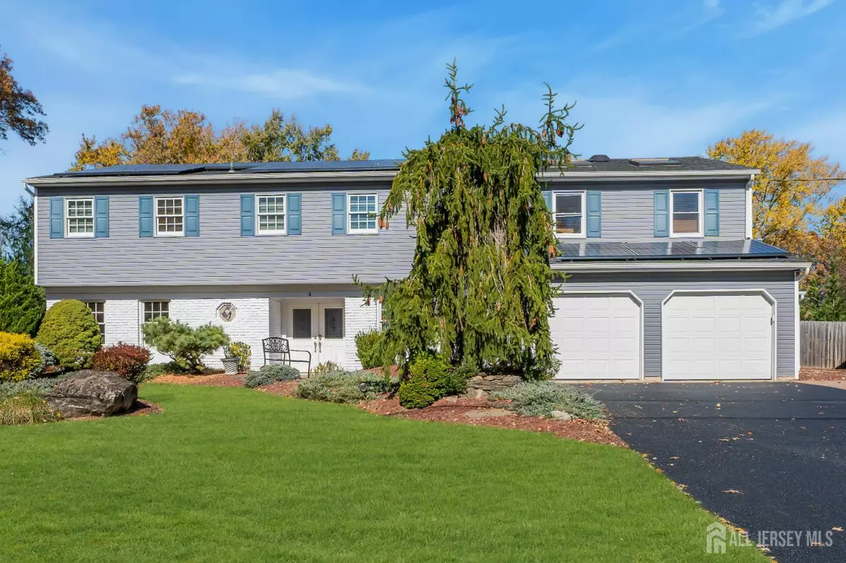 Marlboro, NJ 07746,4 Canadian Woods RD