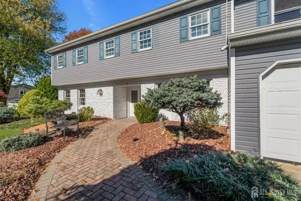 Marlboro, NJ 07746,4 Canadian Woods RD