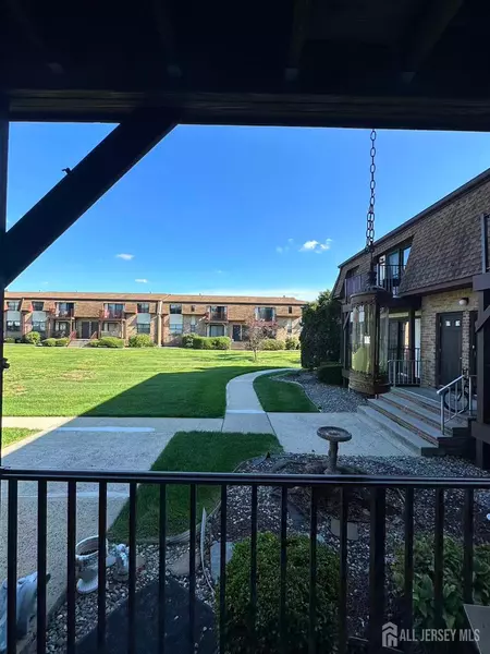 405 N OAK BLVD, North Brunswick, NJ 08902