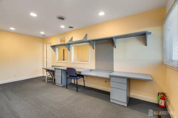 South Brunswick, NJ 08824,5 Stanworth RD