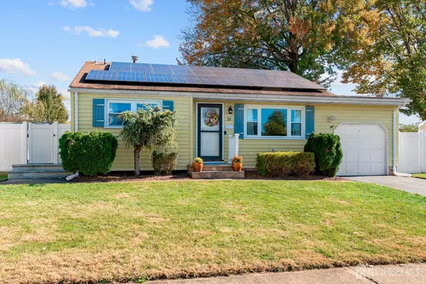 18 Bruce ST, Old Bridge, NJ 08857