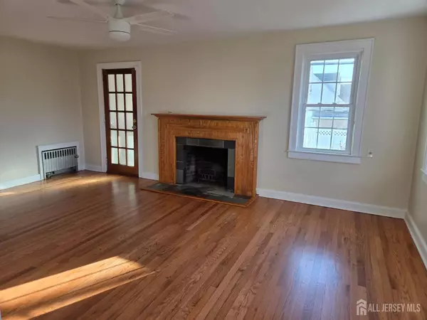 Woodbridge Proper, NJ 07095,250 Thomas ST