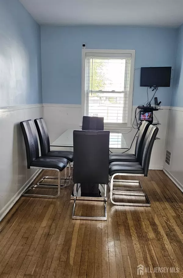 Woodbridge Proper, NJ 07095,52 Martin TER