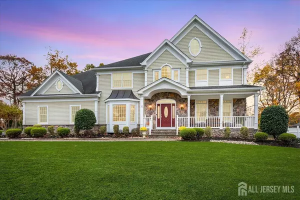 11 Madaline RD, Edison, NJ 08820