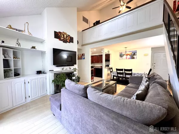 Plainsboro, NJ 08536,5220 Ravens Crest DR