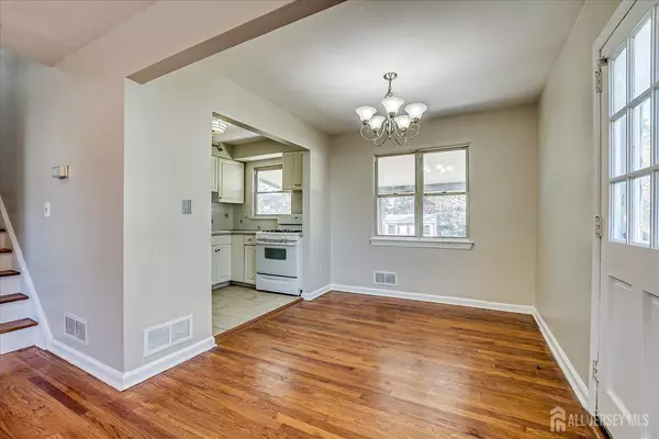 Edison, NJ 08817,11 Heathcote AVE