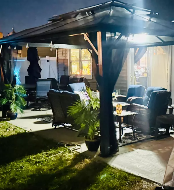 Carteret, NJ 07008,3 Jessie ST