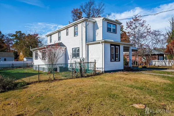 Edison, NJ 08837,385 Pierson AVE #2