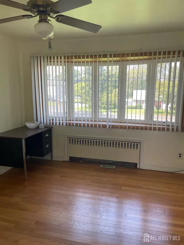 Piscataway, NJ 08854,355 Metlars LN