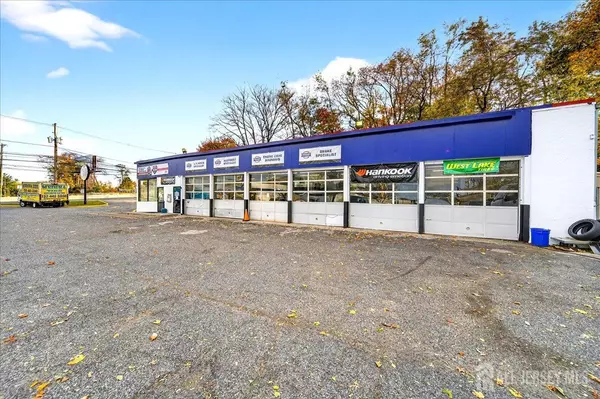 Parlin, NJ 08859,976 US-9 S