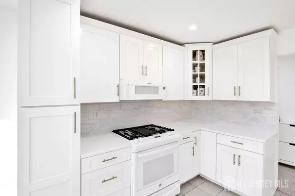 Iselin, NJ 08830,1106 Green Hollow DR