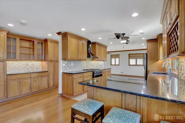 Sayreville, NJ 08859,48 Cedar TER