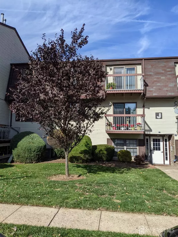 137 Orlando ST, Edison, NJ 08817