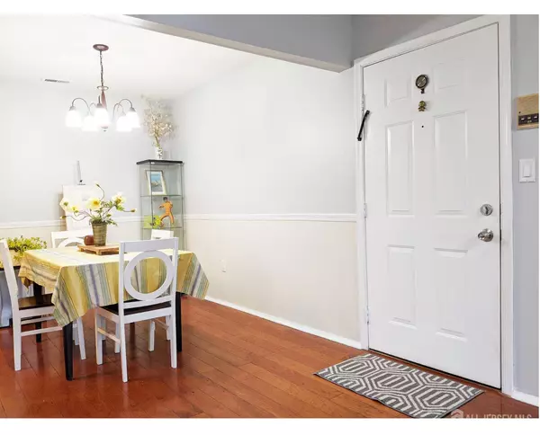 Edison, NJ 08817,137 Orlando ST