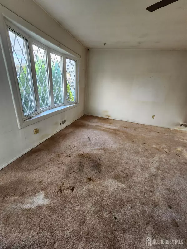 Perth Amboy, NJ 08861,47 Harned AVE