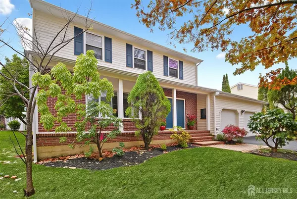 8 Wright CT, East Brunswick, NJ 08816