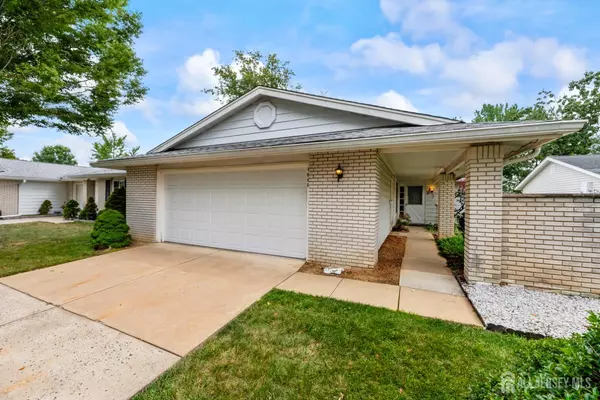 Monroe, NJ 08831,166 Laurel PLZ #166c