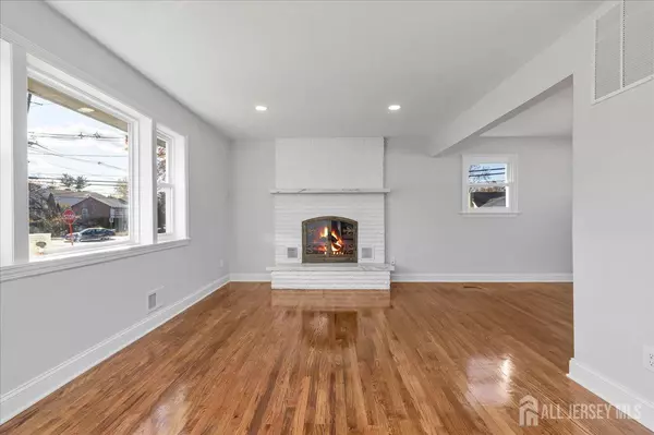 South Plainfield, NJ 07080,111 Day ST