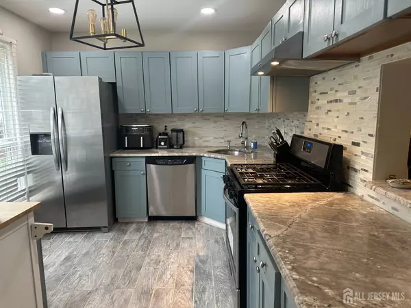 North Brunswick, NJ 08902,10 Albury WAY