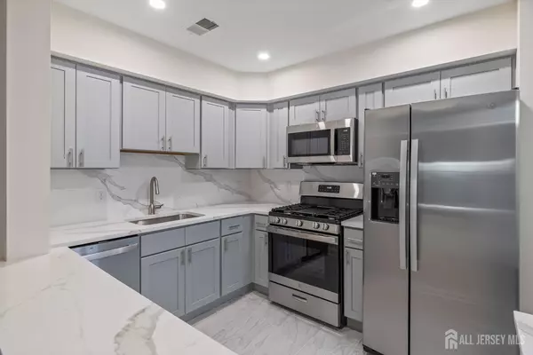 Edison, NJ 08817,1234 Waterford DR